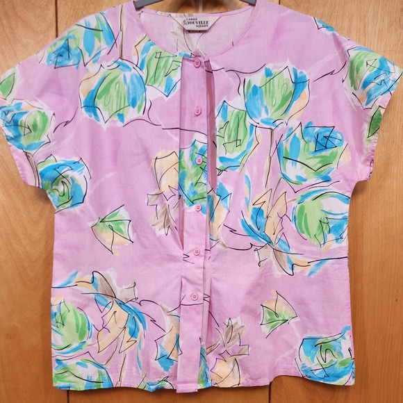 Carre Youville square retro shirt - Picture 4 of 6